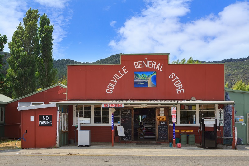 Home-Page-4th-Section-Store-2-348502470_XL